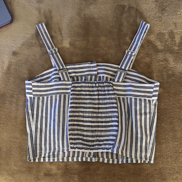 Crop top - Picture 3 of 4